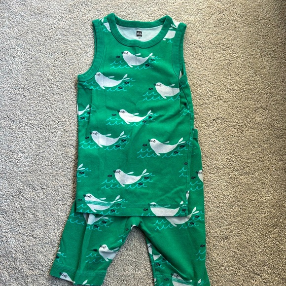 EUC Tea Collection Pajamas, size 6 - Picture 1 of 4